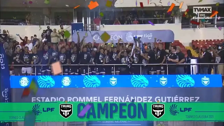 Tauro levanta su título 16 del fútbol nacional