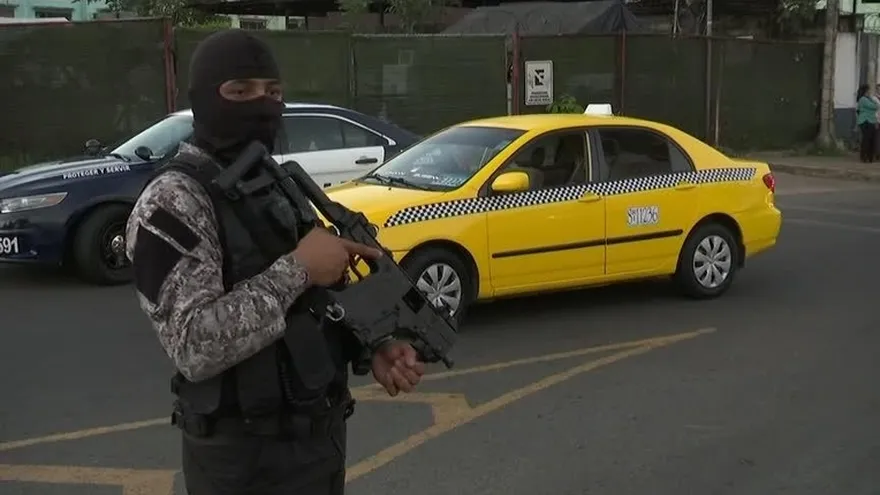 Delincuentes son detenidos tras robo en la DGI