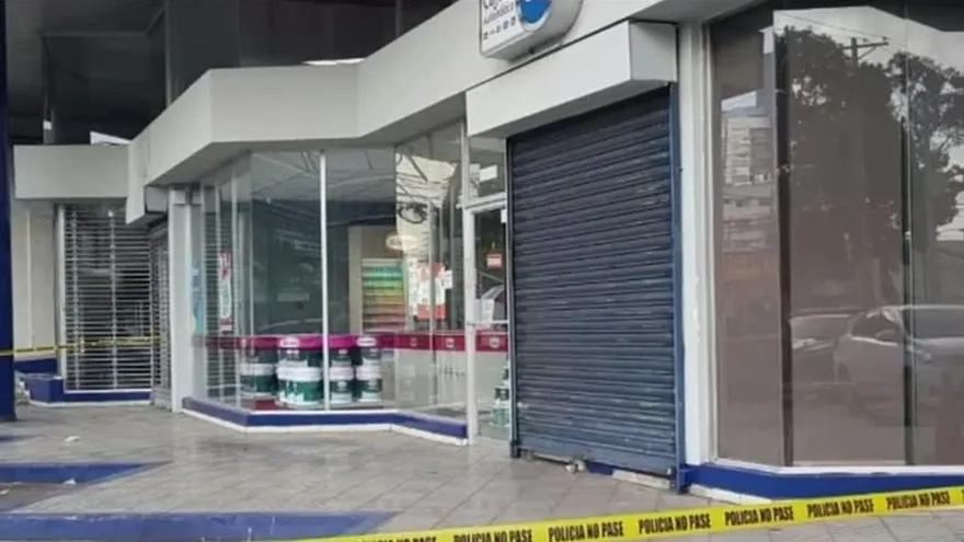 Hurto en sucursal de la Caja de Ahorros