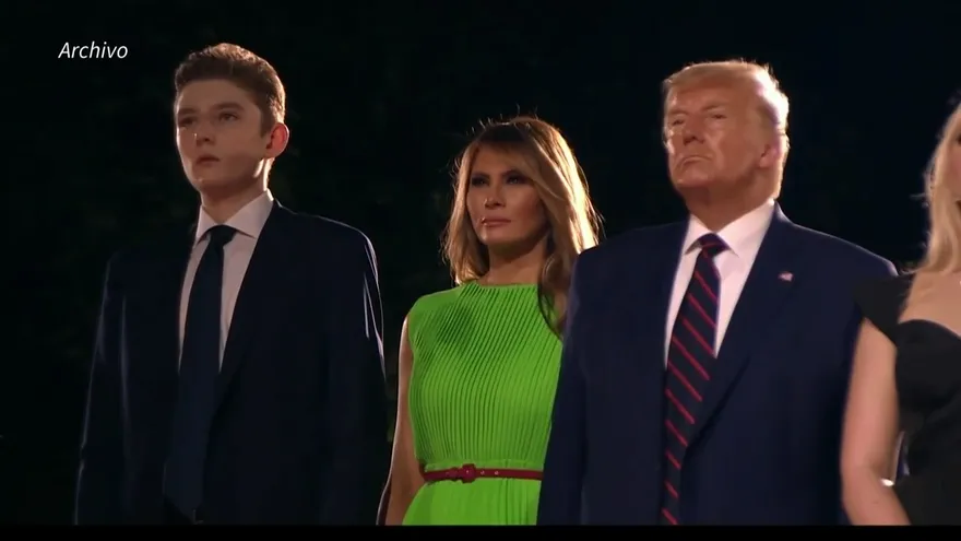 Primera dama de EEUU cancela aparición en campaña por "tos persistente"