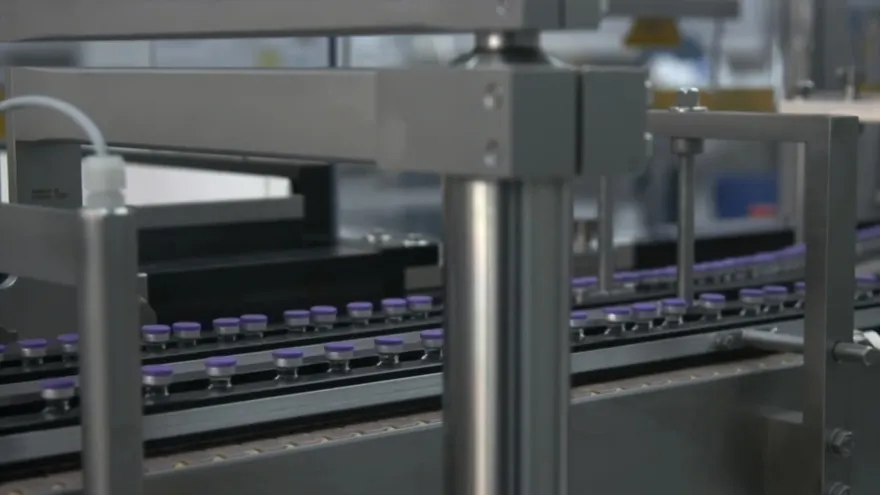 Pfizer afirma que su vacuna contra el covid-19 es "eficaz en un 90%", según primeros resultados de fase 3