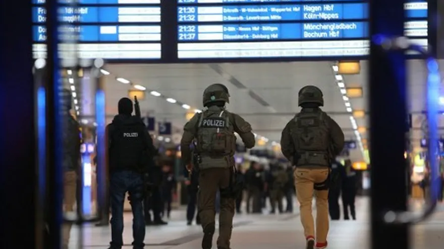 Ataque con hacha en una estación de Alemania deja al menos 5 heridos