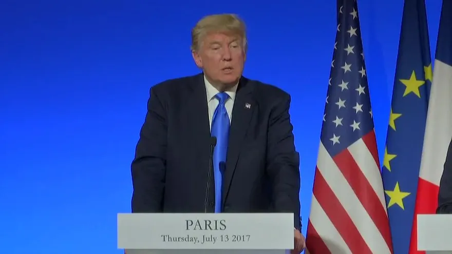 Trump defiende en París a su hijo envuelto escándalo sobre Rusia