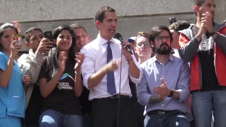 Veintisiete militares detenidos por rebelarse contra Maduro