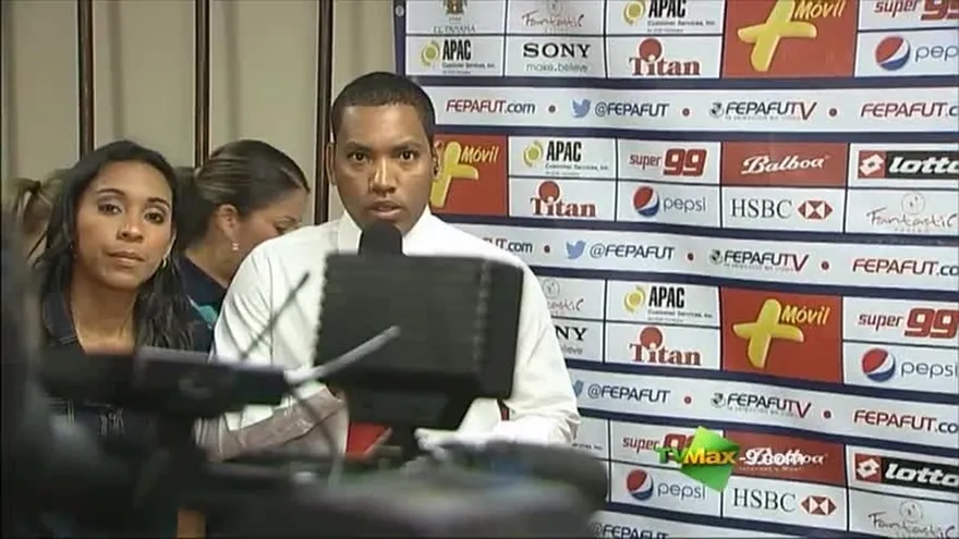 Conferencia de prensa Julio Dely Vald