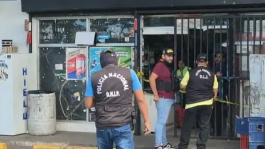 Frustran robo dentro de un minisuper en Colón