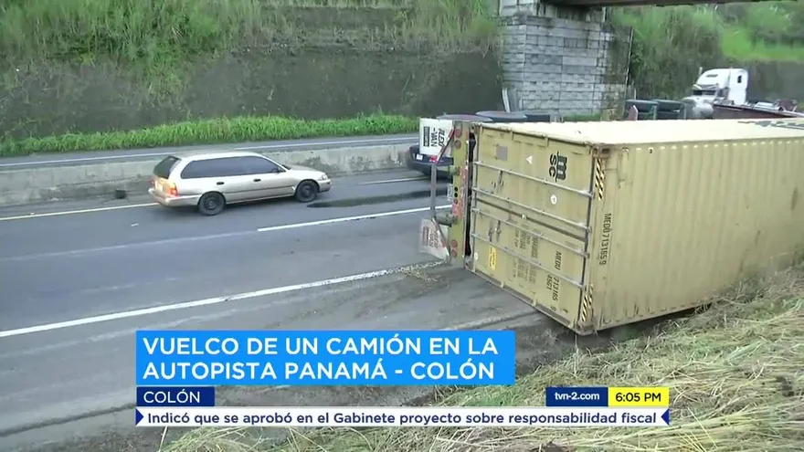 Policía Nacional investiga robo a camión blindado en Colón