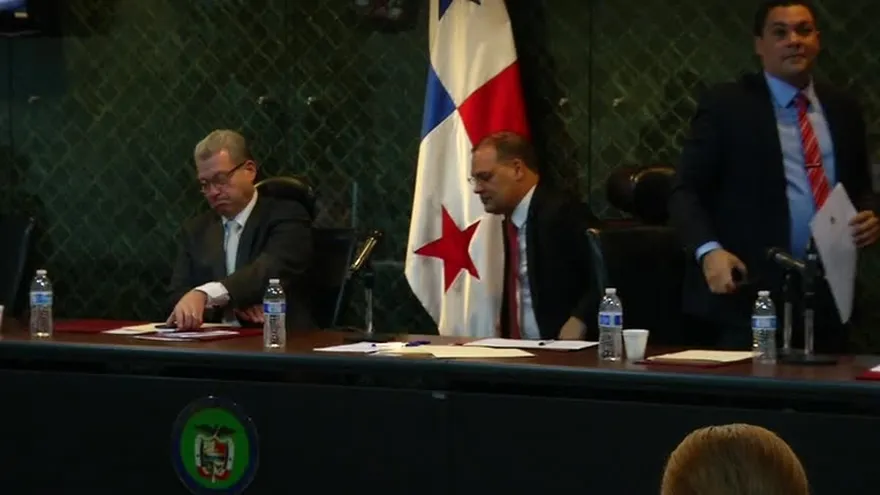 Continúan las entrevistas de candidatos a Defensor del Pueblo