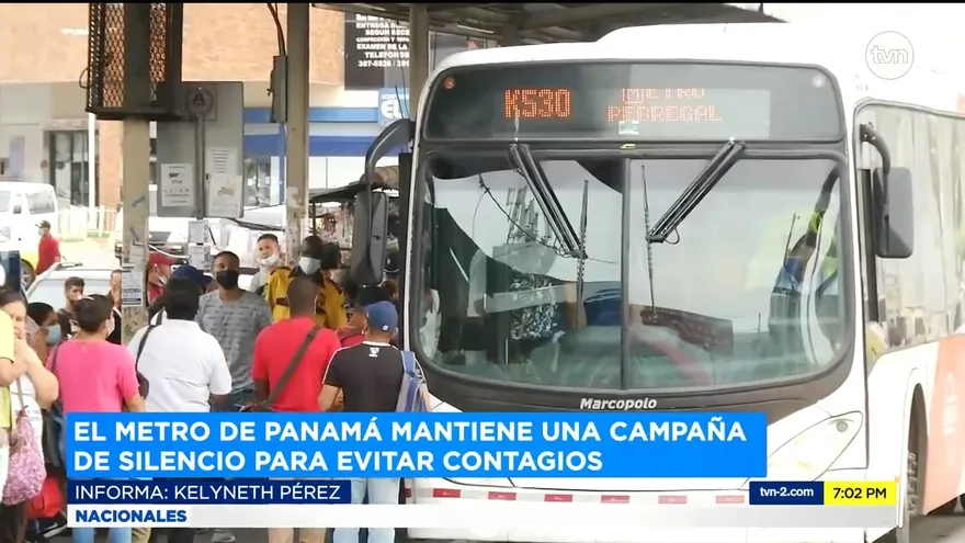 Usuarios del metro no guardan silencio en los vagones
