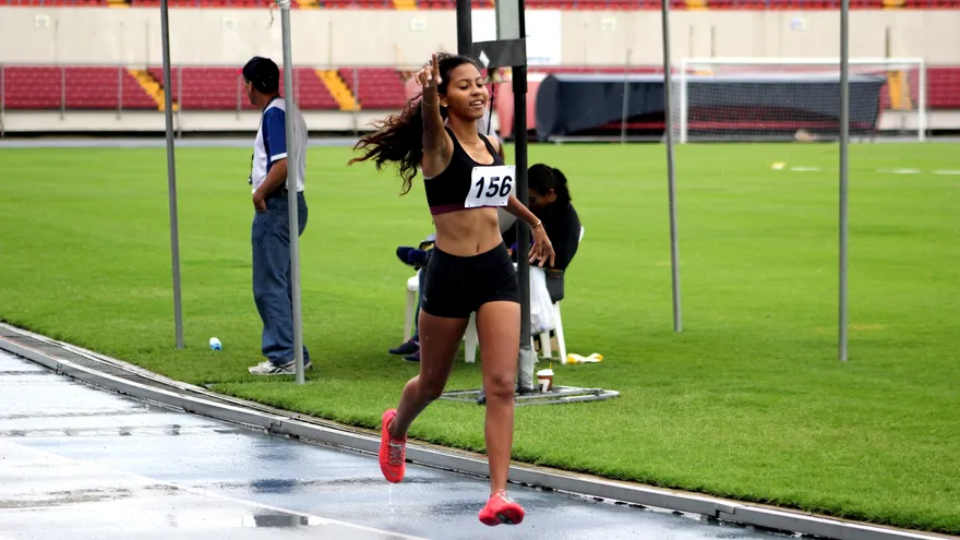 Berta Peralta participó por la provincia de Panamá en los 300 metros