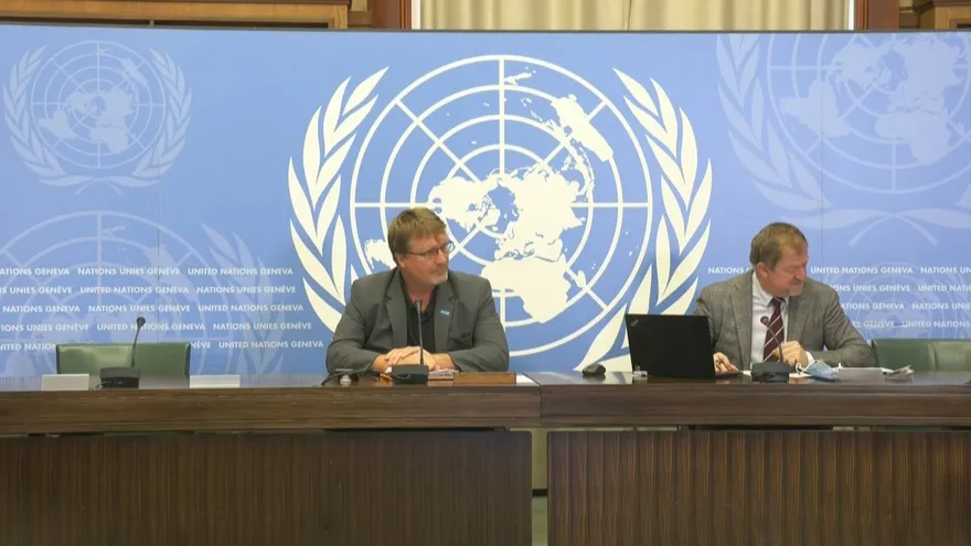 Variante ómicron se propaga por el mundo, por ahora sin provocar muertes