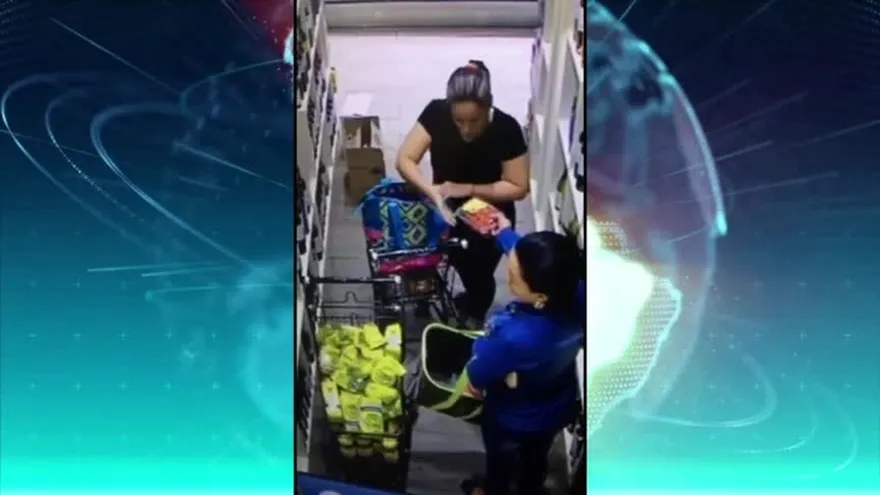 Mujeres roban en minisuper de la capital