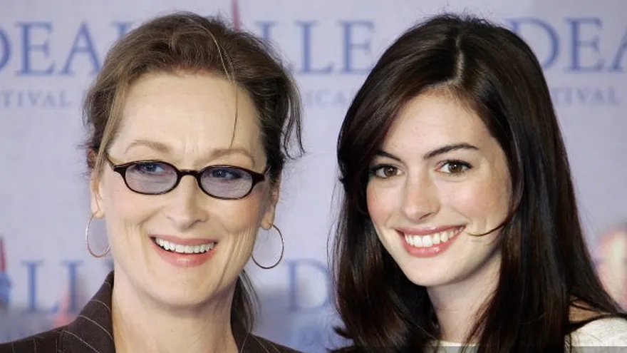 Meryl Streep (izquierda) y Anne Hathaway (derecha)