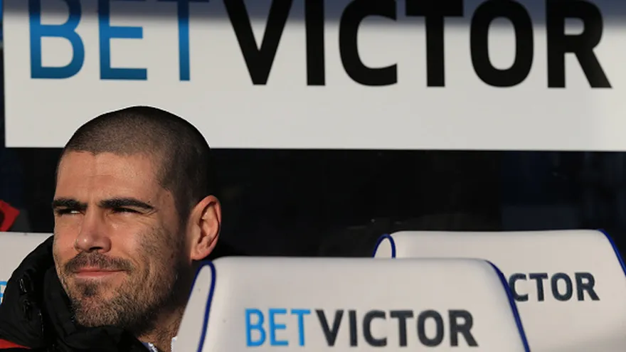 Valdés en el banquillo.