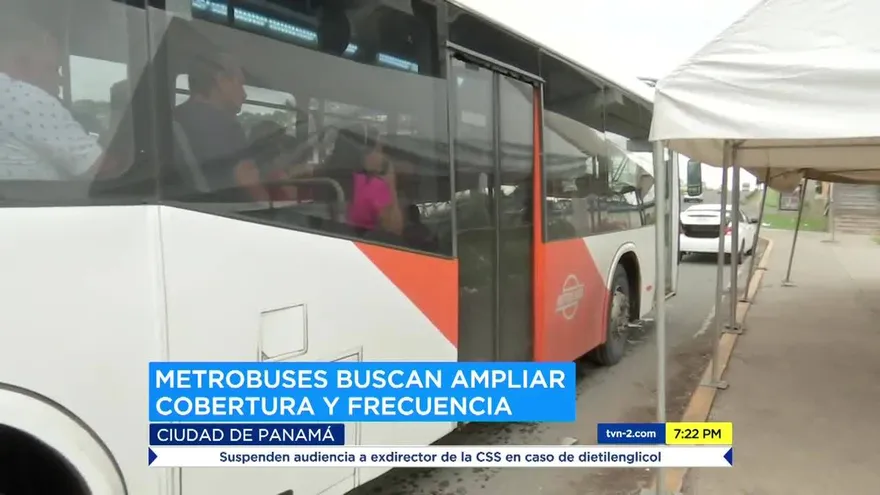 Usuarios del metrobús esperan mejoras en la frecuencia