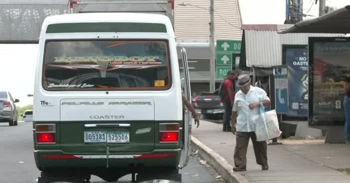 Gobierno y transportistas acuerdan mantener tarifa del pasaje mientras continúan negociaciones