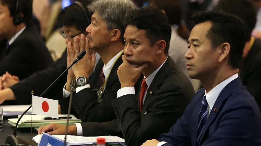 La comitiva japonesa participa en la apertura de la sexagésima séptima reunión plenaria de la Comisión Ballenera Internacional (CBI).