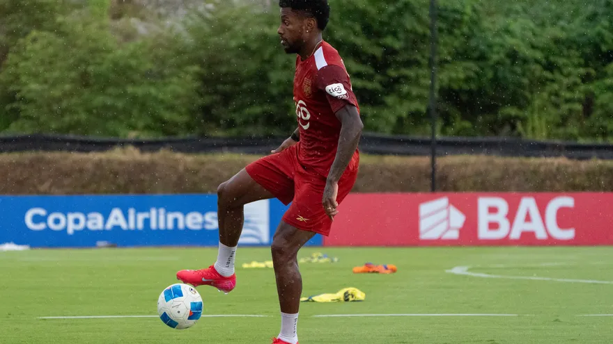 Michael Amir MUrillo entrenando con la selección de Panamá