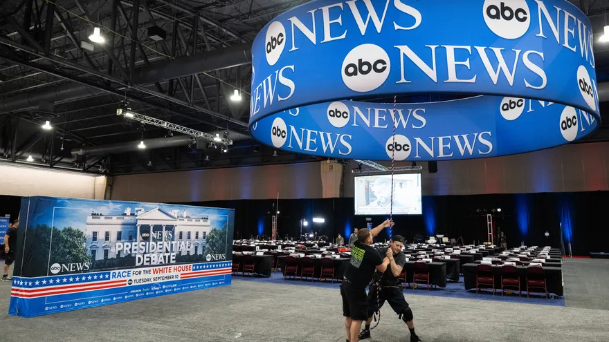 Cadena ABC demanda a la administración Trump por amenaza a sus licencias