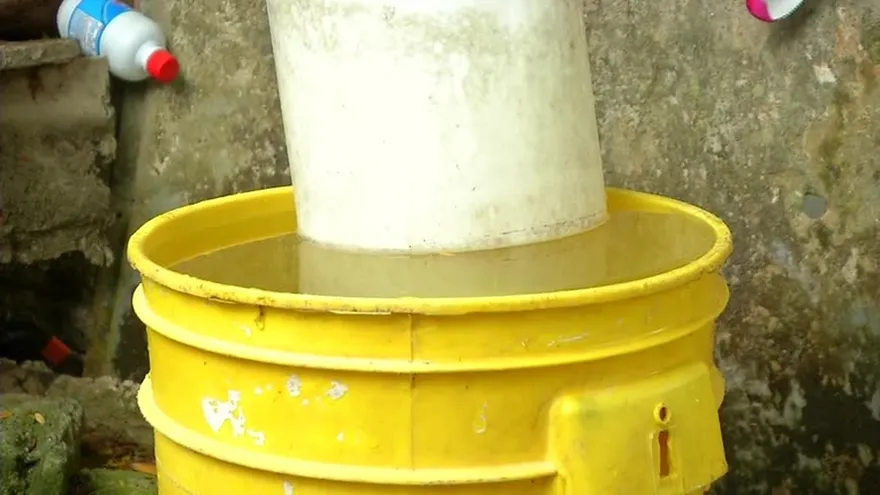 Persisten potenciales criaderos de mosquitos en medio de alerta sanitaria