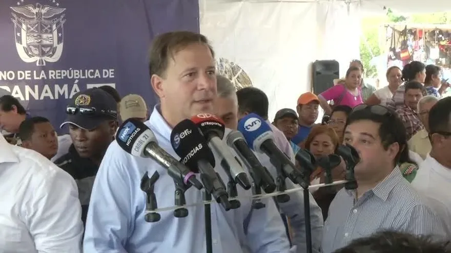 Presidente Varela sanciona ley que prohíbe imponer propinas en Panamá