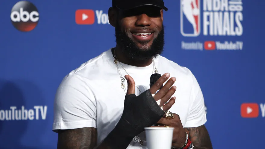 LeBron James acusa a Trump de "usar el deporte para dividir" a EE.UU. | Agencia