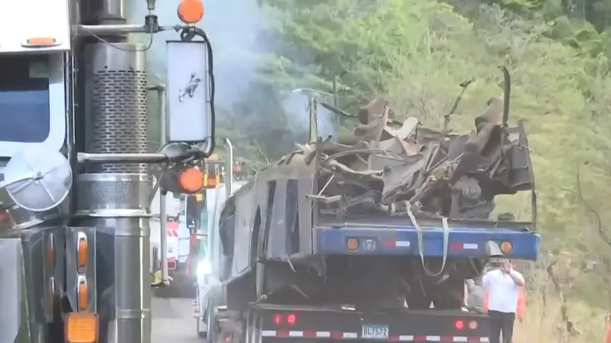 Sigue el proceso de entrega de los cadáveres de accidente de Gualaca