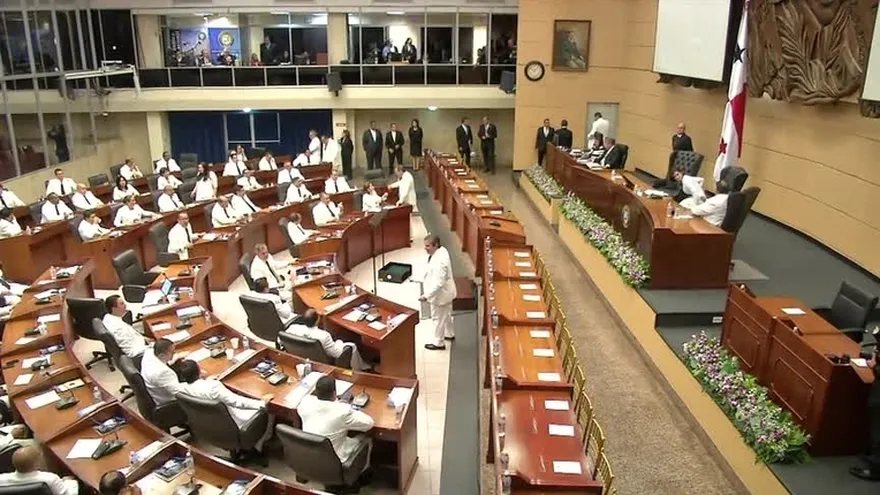 Rubén De León se reelige como Presidente de la Asamblea Nacional