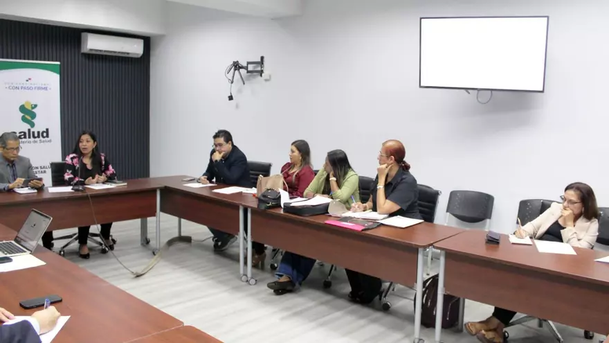 Autoridades de Salud revisan normas y protocolos para reforzar la red hospitalaria