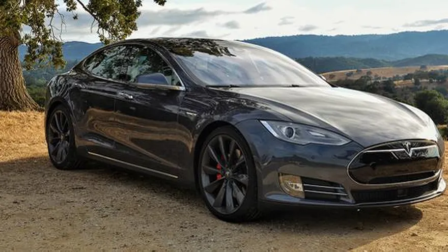 EEUU: vehículo eléctrico Tesla obtiene la mejor nota que se haya otorgado