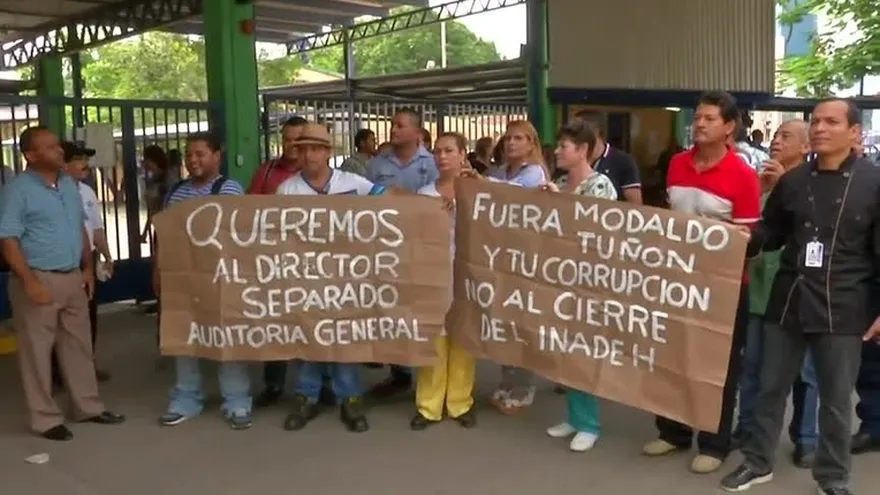 Continúan las protestas en el Inadeh