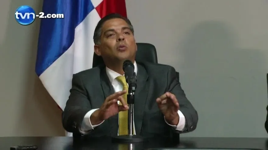 Valderrama pide no adoptar boicot contra ley que quita blindaje