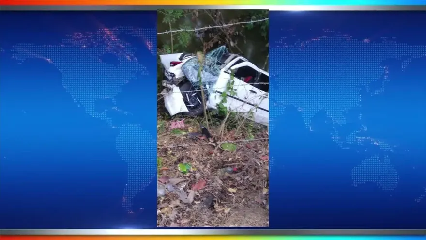 Auto se vuelca en Los Santos y deja tres víctimas