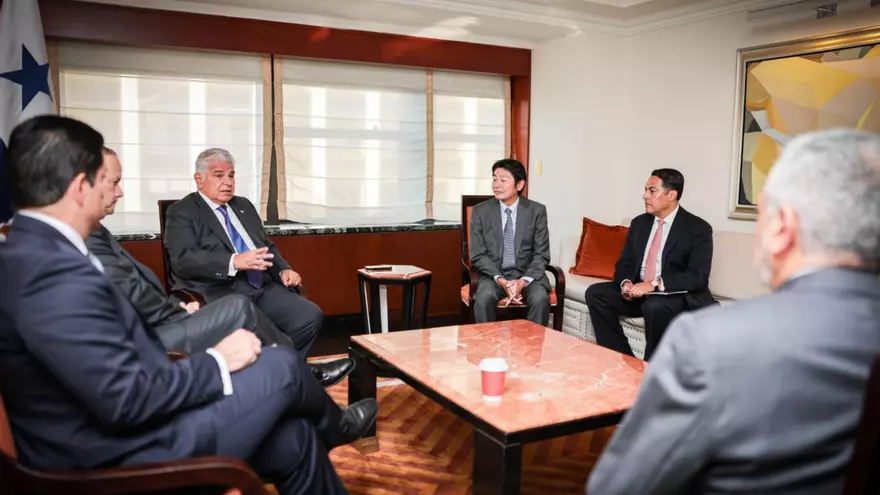 Presidente Mulino sostiene reunión estratégica con ejecutivos del Mizuho Bank