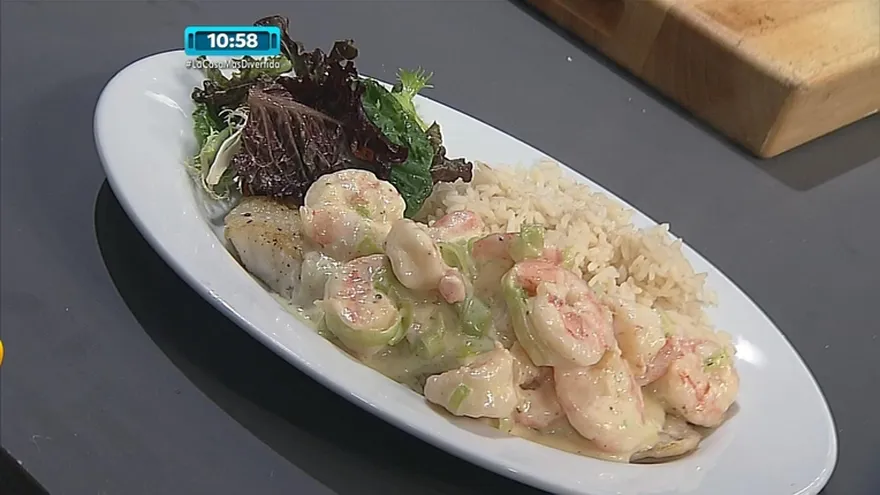 Filete de Pescado con crema de camarones y puerco