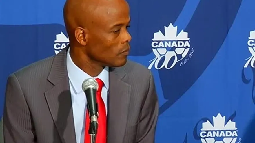 Conferencia de prensa. Julio Dely Vald