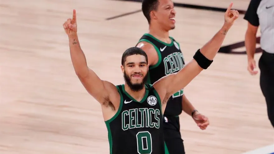 Tatum y Celtics eliminan a Raptors y jugaran con los Heat finales en el Este de la NBA