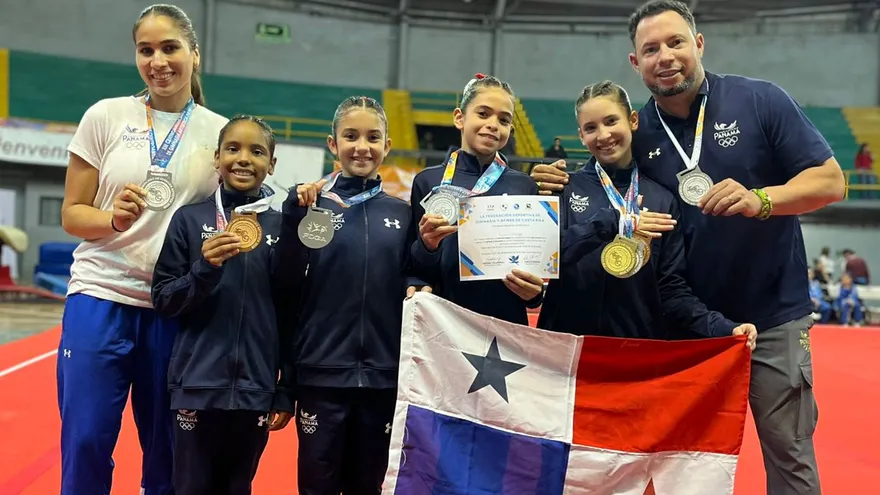 Parte de la delegación de Panamá que participó del Centroamericano de Gimnasia Artística en Costa Rica