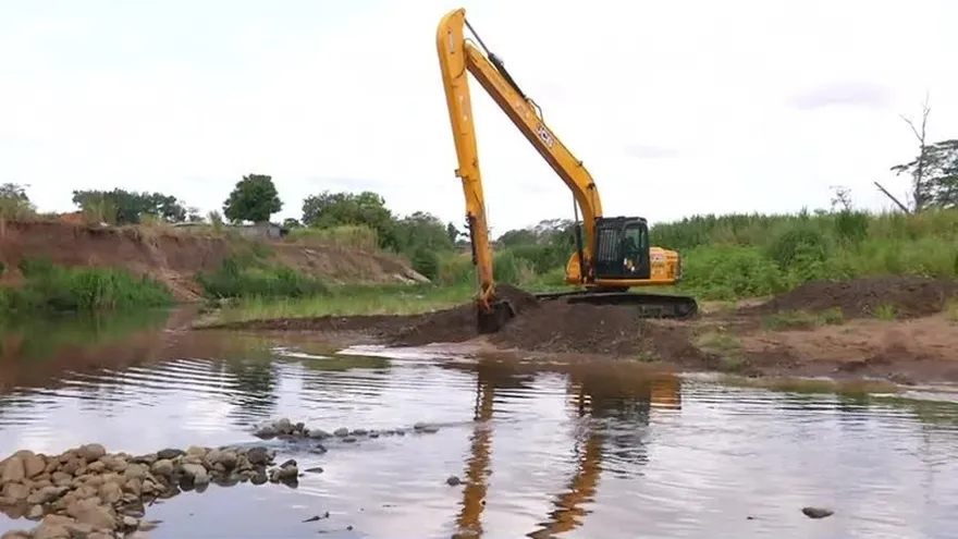 Realizan dragado en ríos de Juan Díaz