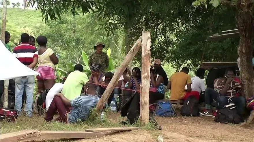 Vigilan entrada de migrantes a Panamá