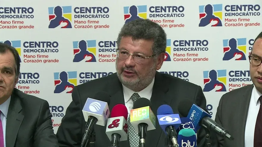 Detienen a hermano de expresidente colombiano Uribe