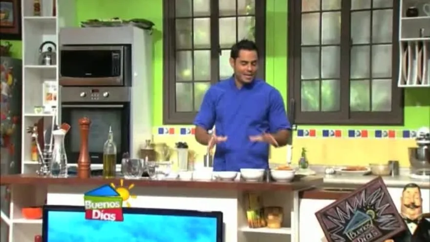 Canapés de pan brioche con huevo de Codorniz