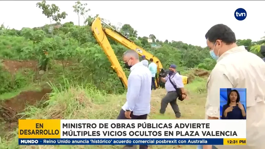 Ministro del MOP se reúne con residentes de Plaza Valencia