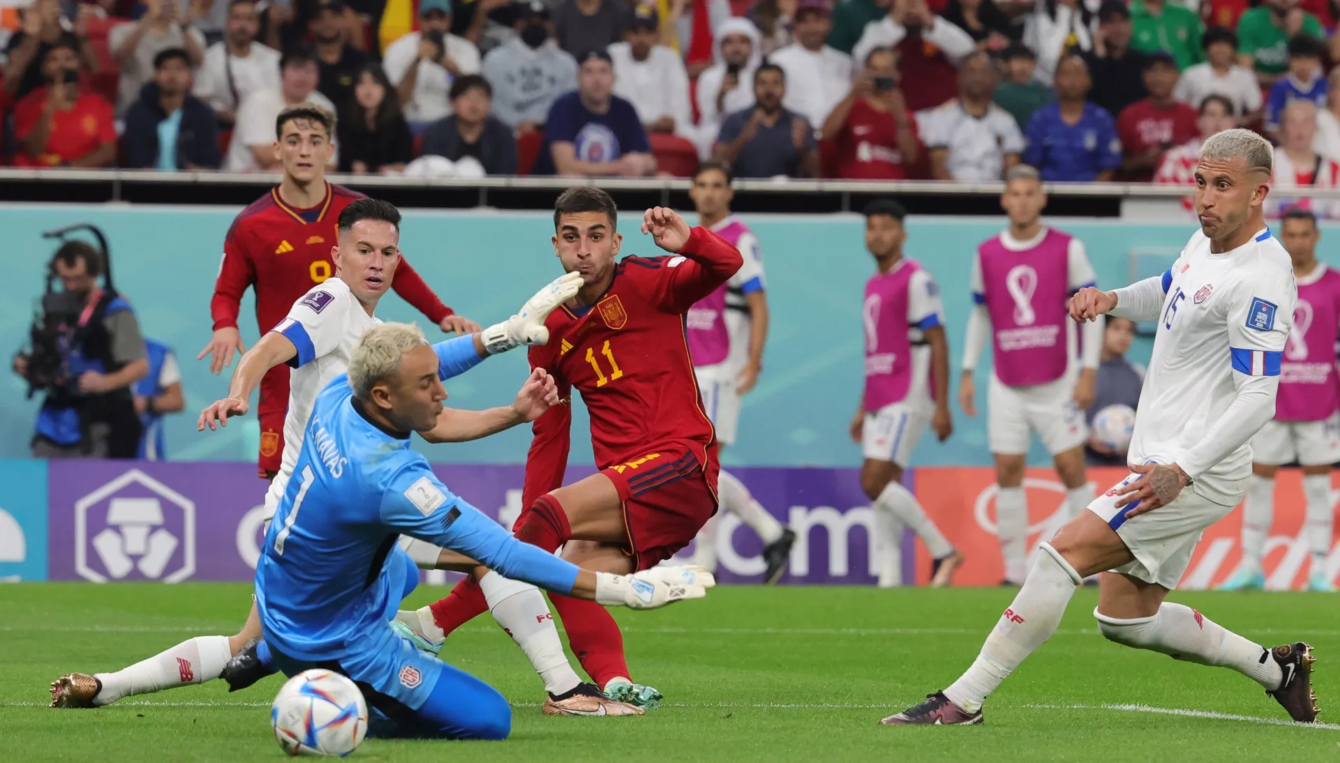 Acción del partido entre las selecciones de España y Costa Rica