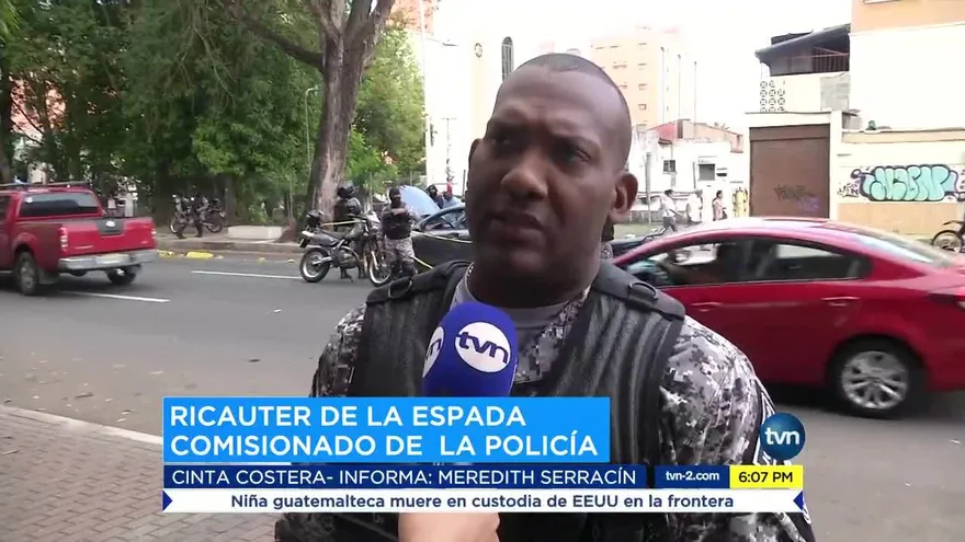 Detienen en persecución a conductor con bolsas con miles de dólares