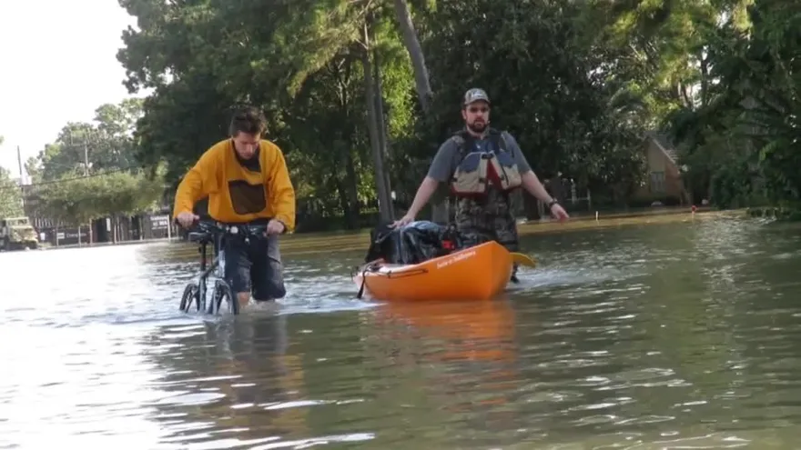 Washington estima que 100.000 viviendas han sufrido daños tras el paso de Harvey