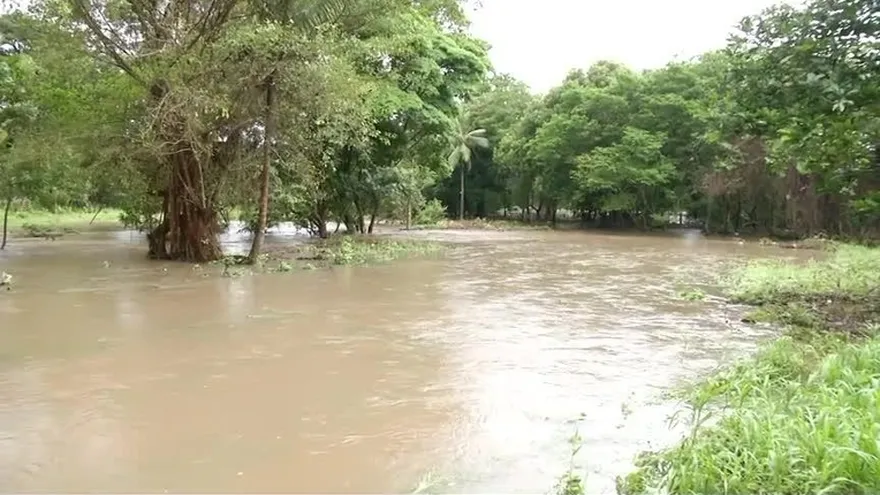 Desbordamiento de río en Chepo deja a sector incomunicado por tres horas