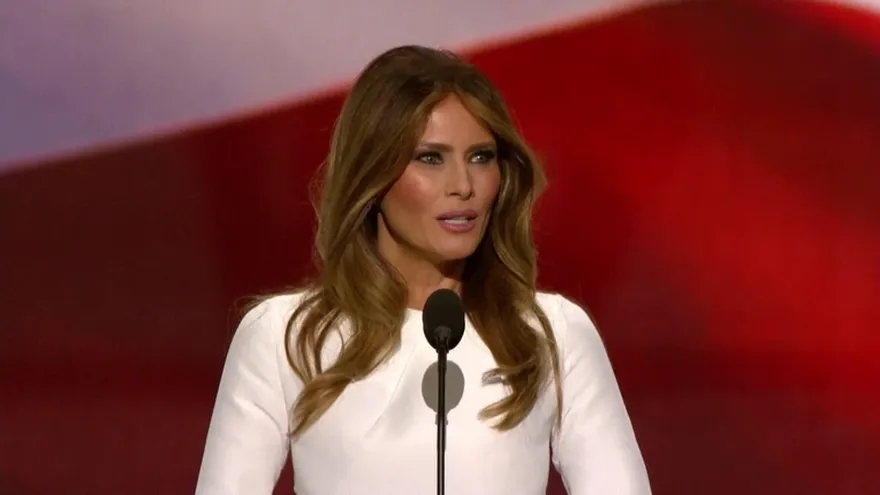 Melania Trump demanda a medios que aseguraron que fue “escort”