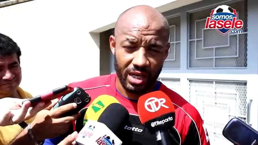 El arquero del Pérez Zeledón Oscar Mcfarlane se unió a los entrenamientos de la Sele