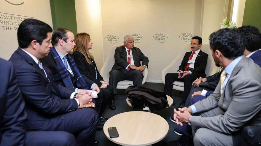 Mulino reunido con directivos de DP World.